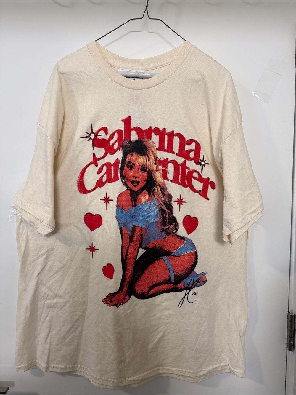 ⭐️❤️⭐️Sabrina Carpenter Cream Graphic Short Sleeve Tee - Size 2XL